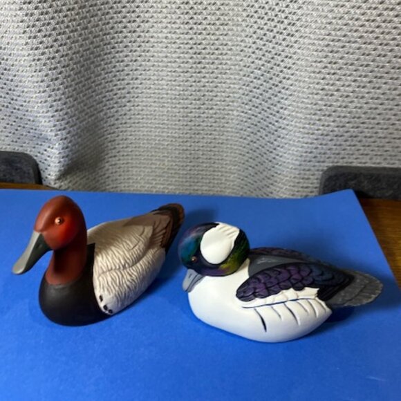 Pair of Vintage 1984 Ducks Avon Collectors Series Canvas Back & Buffle Head NIB - Picture 3 of 10